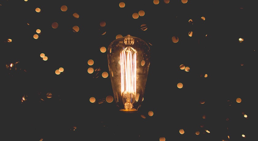 lightbulb zach lucero 802489 unsplash